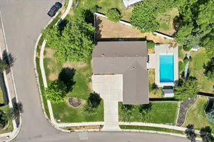 2407 E Country Oaks Dr, Layton, UT 84040 - Photo 46