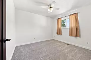 2407 E Country Oaks Dr, Layton, UT 84040 - Photo 22
