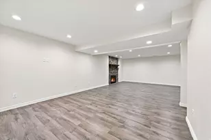 2407 E Country Oaks Dr, Layton, UT 84040 - Photo 28