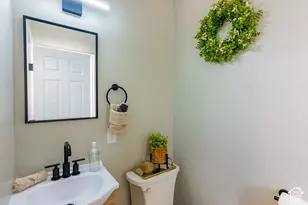1573 E 5600 S, Holladay, UT 84121 - Photo 22