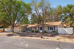 1690 E Maplewood Ln, Saint George, UT 84790 - Photo 2