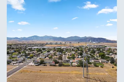 5571 S Dale Amour Dr W, Kearns, UT 84118 - Photo 36
