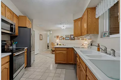 7858 S Honeycomb Cir, Cottonwood Heights, UT 84121 - Photo 12
