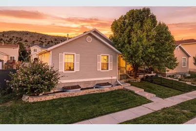3988 E Dillons Dr, Eagle Mountain, UT 84005 - Photo 2