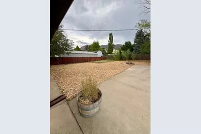 7265 S 2825 E, Cottonwood Heights, UT 84121 - Photo 24