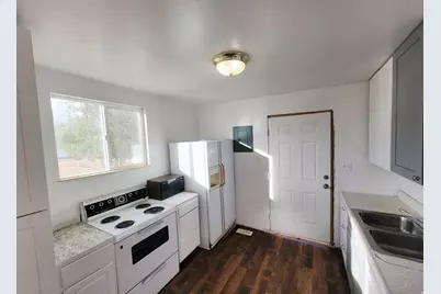 131 W Whitmore Dr, East Carbon, UT 84520 - Photo 14