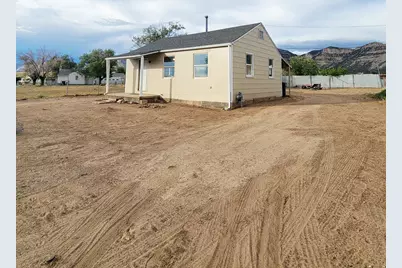131 W Whitmore Dr, East Carbon, UT 84520 - Photo 22