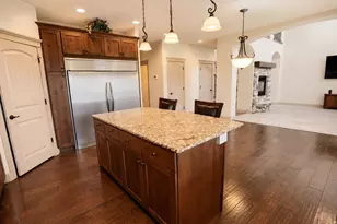 10656 S Crescent Dr, Sandy, UT 84070 - Photo 12