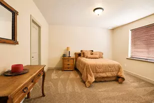 10656 S Crescent Dr, Sandy, UT 84070 - Photo 32