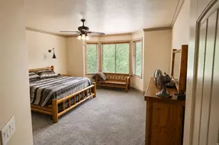 10656 S Crescent Dr, Sandy, UT 84070 - Photo 18