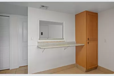241 N Vine St W #805W, Salt Lake City, UT 84103 - Photo 4