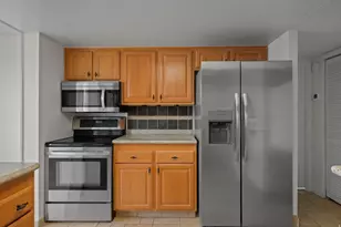 241 N Vine St W, Salt Lake City, UT 84103 - Photo 2