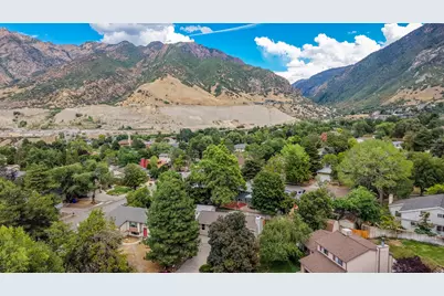 7283 S Pecan Cir, Cottonwood Heights, UT 84121 - Photo 24