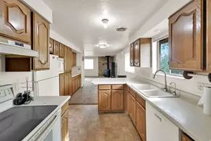 3046 S 400 W, Bountiful, UT 84010 - Photo 14