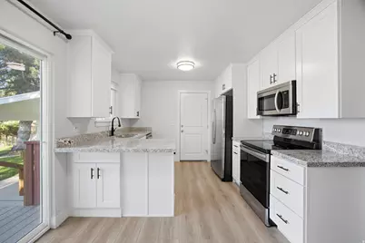 1447 E Mulberry Way, Sandy, UT 84093 - Photo 10