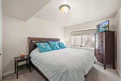 1370 E Meadow Valley Dr, Draper, UT 84020 - Photo 24