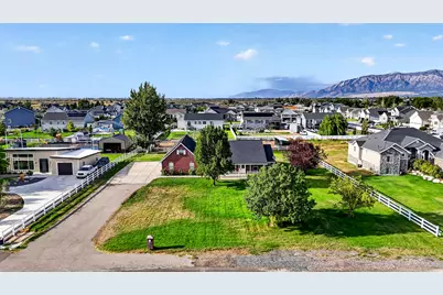 5646 W 4000 S, Hooper, UT 84315 - Photo 36