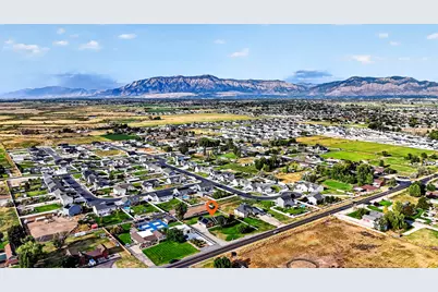 5646 W 4000 S, Hooper, UT 84315 - Photo 38