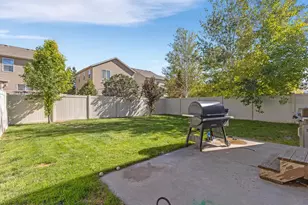 2139 E Summit Way N, Eagle Mountain, UT 84005 - Photo 32