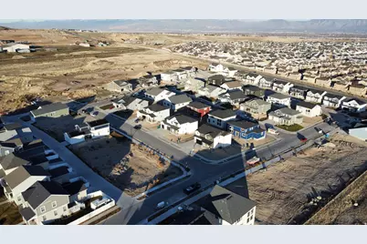 3675 S Clipper Hill Rd #305, West Jordan, UT 84081 - Photo 8
