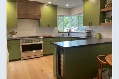 1929 E Laird Dr, Salt Lake City, UT 84108 - Photo 8