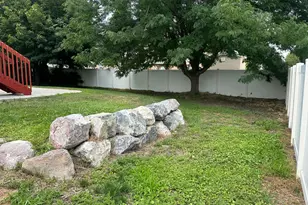 6728 W Oak Vista Dr, West Jordan, UT 84081 - Photo 10