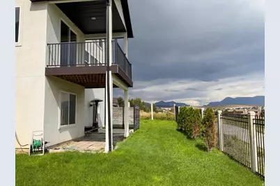 3692 E Barton Creek Dr, Eagle Mountain, UT 84005 - Photo 32