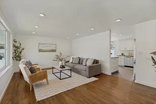 10452 S Buddlea Dr, Sandy, UT 84094 - Photo 2