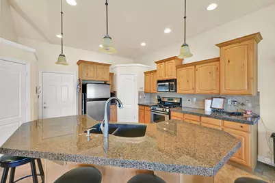 5584 S 250 E, Washington Terrace, UT 84405 - Photo 8