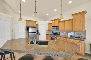 5584 S 250 E, Washington Terrace, UT 84405 - Photo 8