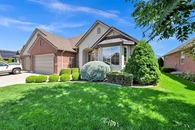 5584 S 250 E, Washington Terrace, UT 84405 - Photo 2
