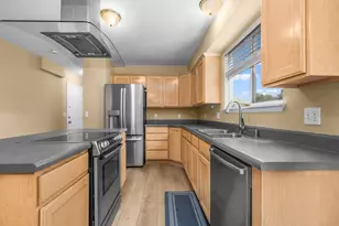 3237 W Meadow Leaf Ct, West Valley, UT 84119 - Photo 4