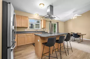 3237 W Meadow Leaf Ct, West Valley, UT 84119 - Photo 2