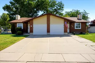 756 N 400 St W, Kaysville, UT 84037 - Photo 2