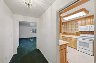 2708 S Highland Dr E, Salt Lake City, UT 84106 - Photo 4