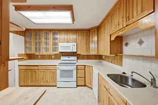 2708 S Highland Dr E, Salt Lake City, UT 84106 - Photo 8