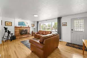 2261 S 1800 W, Syracuse, UT 84075 - Photo 2