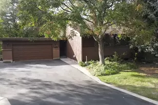 2755 N Edgewood Dr E, Provo, UT 84604 - Photo 2