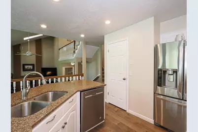 2195 E 10300 S, Sandy, UT 84092 - Photo 18