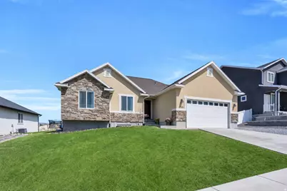 2777 E Clarkstone Dr, Eagle Mountain, UT 84005 - Photo 2