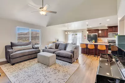 2777 E Clarkstone Dr, Eagle Mountain, UT 84005 - Photo 4