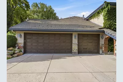 4671 S Wander Ln E, Holladay, UT 84117 - Photo 6