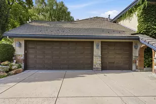 4671 S Wander Ln E, Holladay, UT 84117 - Photo 6