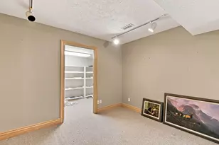 4671 S Wander Ln E, Holladay, UT 84117 - Photo 76