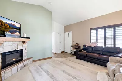 4033 W 5060 S, Roy, UT 84067 - Photo 6