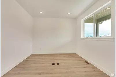 8077 N Bristle Cone Rd, Eagle Mountain, UT 84005 - Photo 4