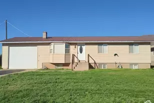 358 S Center St, Elsinore, UT 84724 - Photo 1