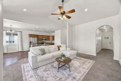 140 E 690 S, Smithfield, UT 84335 - Photo 4