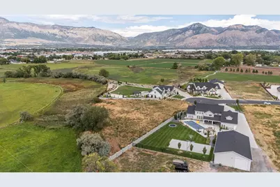 427 N 2400 W #15, Marriott-Slaterville City, UT 84404 - Photo 12