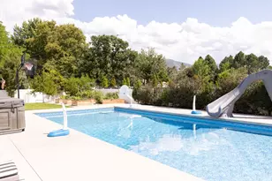 122 E 1050 N, Kaysville, UT 84037 - Photo 2